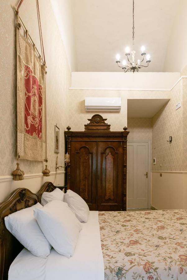 Carafa Di Maddaloni Residenza Di Charme Nápoles Exterior foto